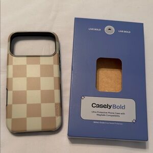 Casely Checkered MagSafe-Compatible Phone Case iPhone 17 pro max - Cream & Tan